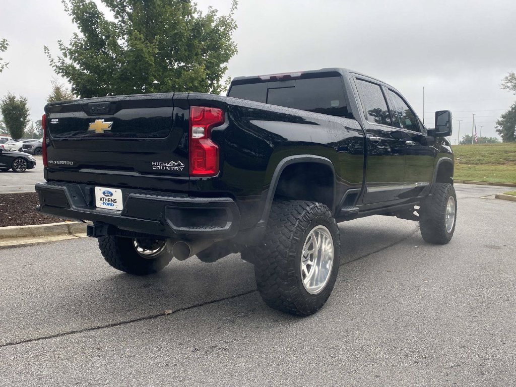 Used 2024 Black Chevrolet High Country image 3
