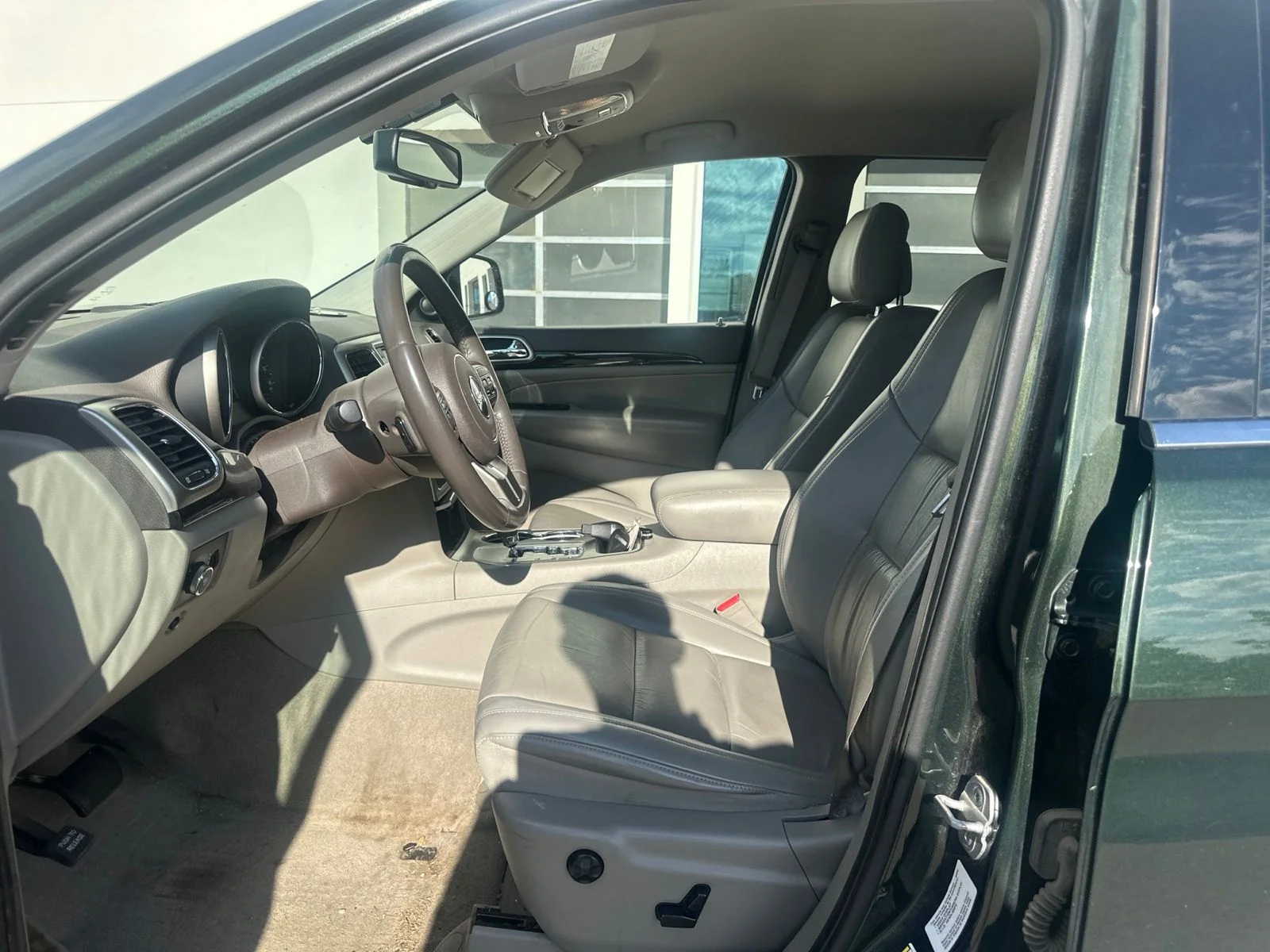Used 2011 Green Jeep Laredo image 6