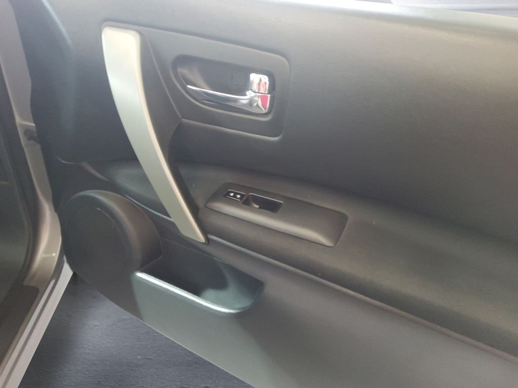 Used 2015 Gray Nissan S image 12