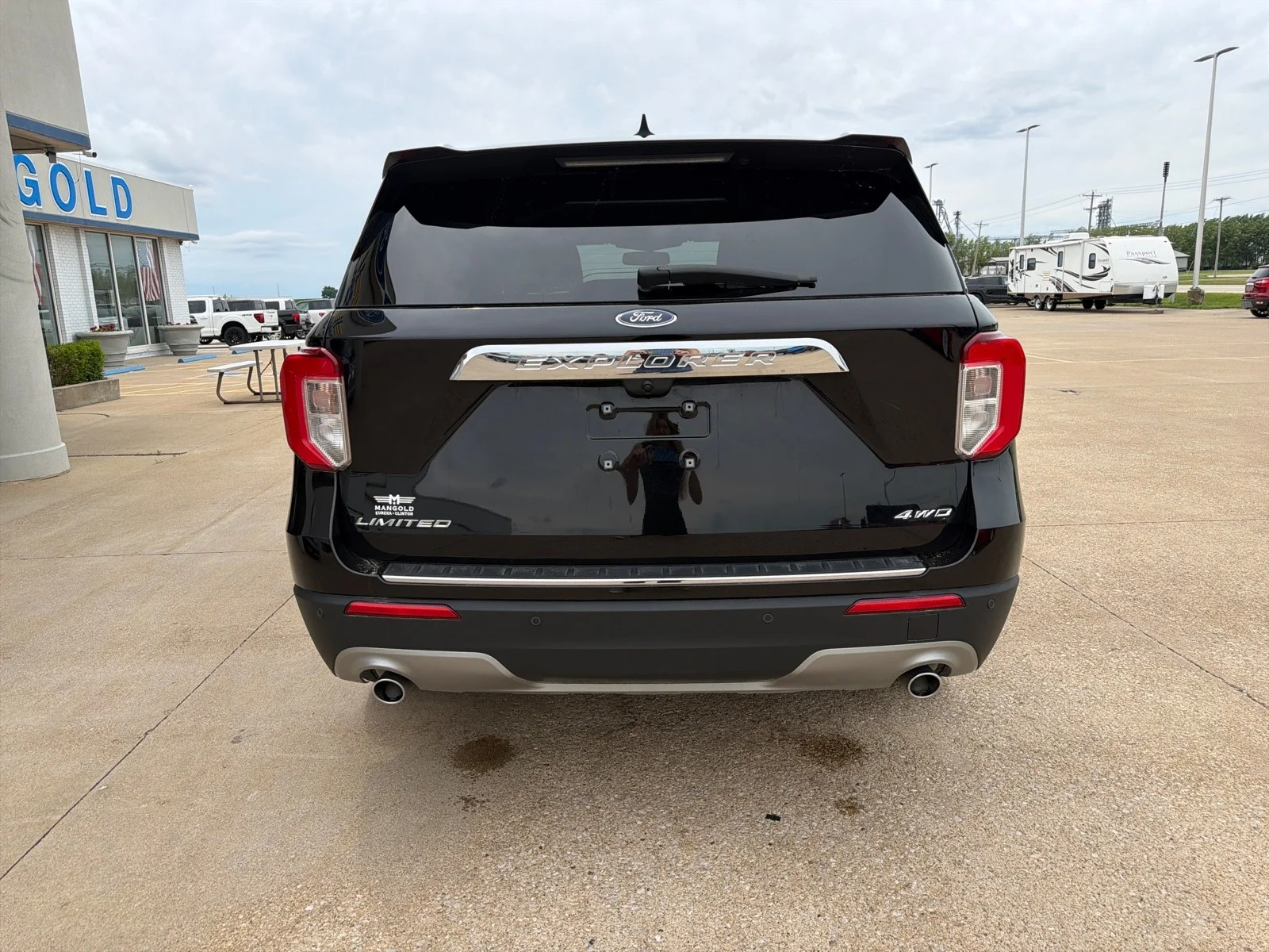 Used 2022 Agate Black Metallic Ford Limited image 7