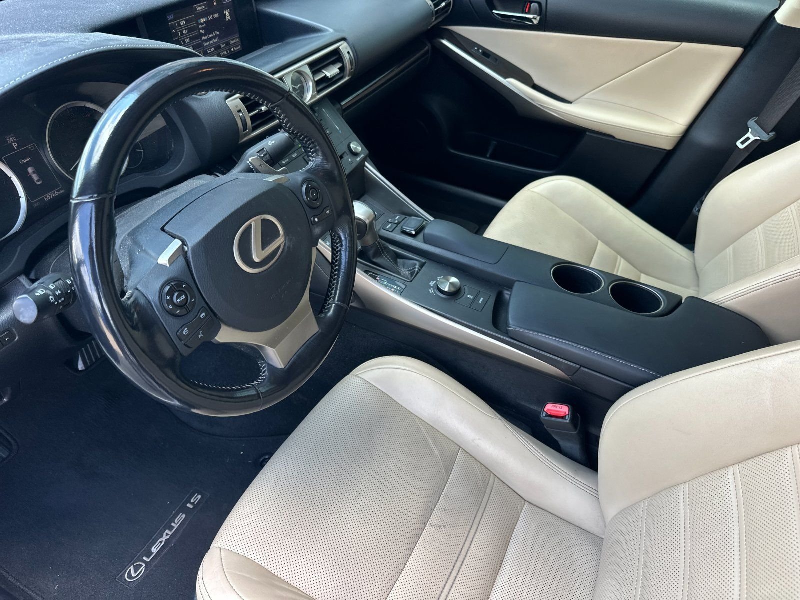 Used 2015 Ultra White Lexus 350 image 9