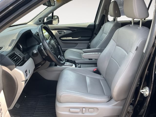 Used 2017 Black Honda Touring image 10