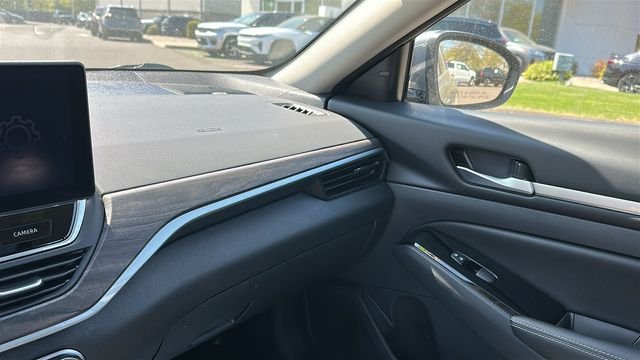 Used 2024 Gray Nissan 2.5 SL image 19