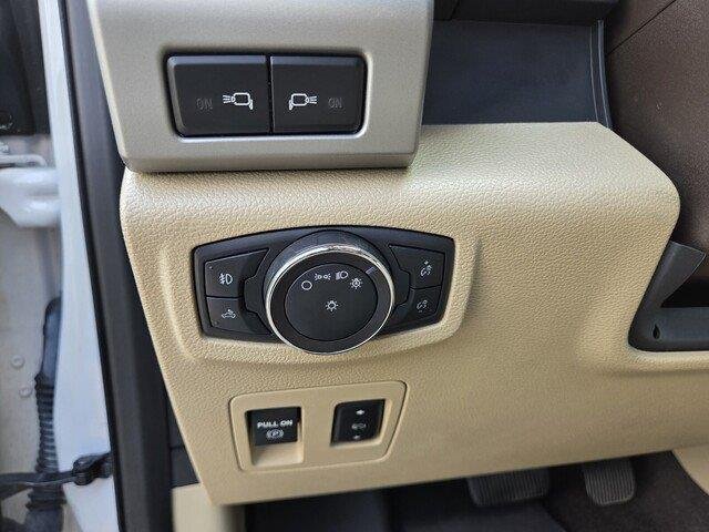 Used 2019  Ford LARIAT image 14
