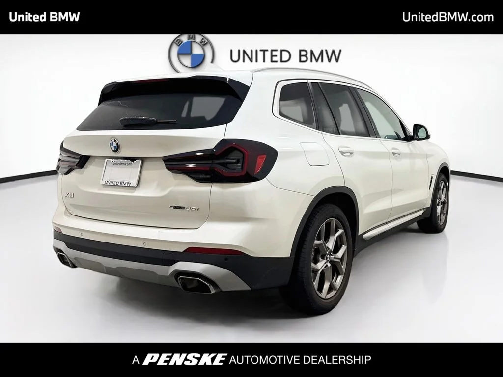 Used 2024 Alpine White BMW sDrive30i image 5