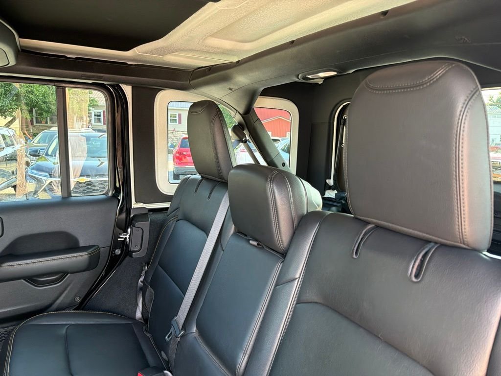 Used 2024 Black Jeep Sahara image 41