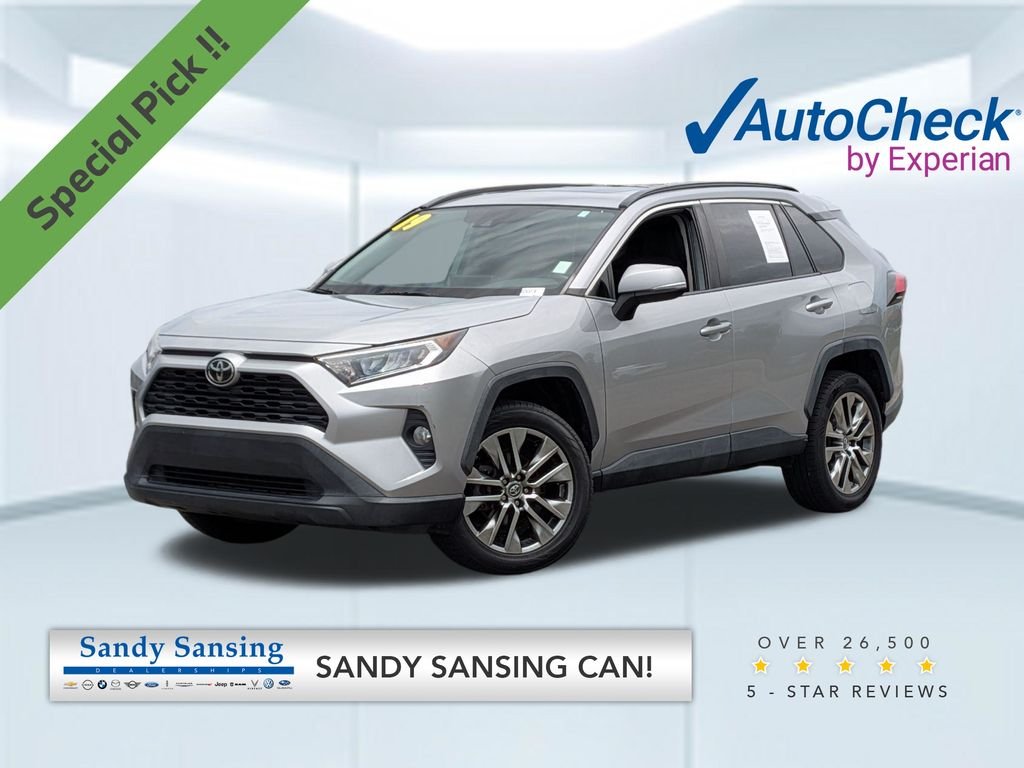 Used 2019 Silver Toyota XLE Premium image 1