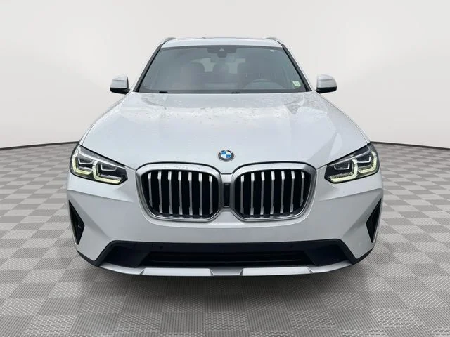 Used 2022 White BMW sDrive30i image 2