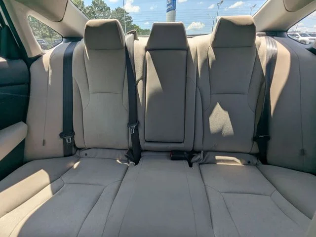 Used 2024 Platinum White Pearl Honda EX image 23