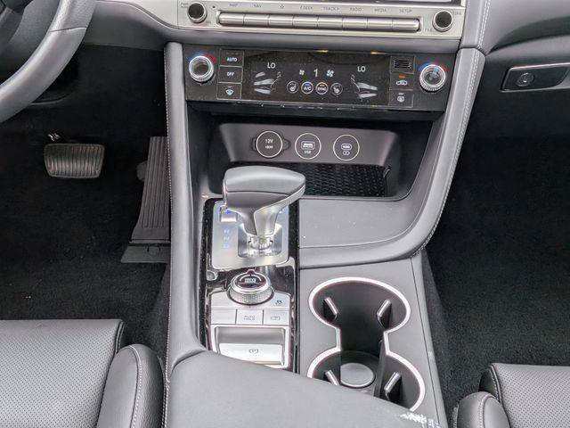 2026 GENESIS G70 Standard - Photo 18