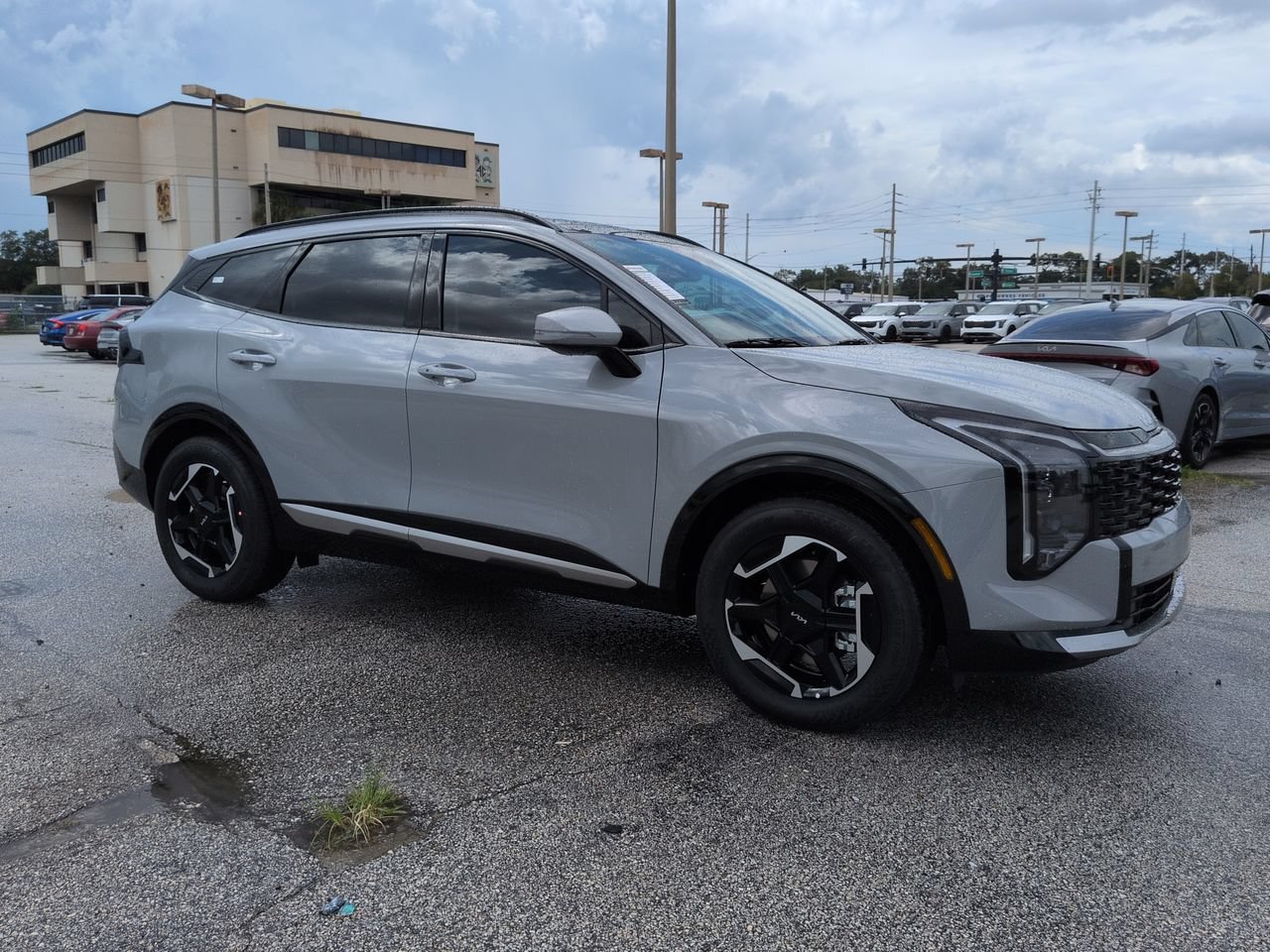 New 2027 Wolf Gray Kia SX image 2