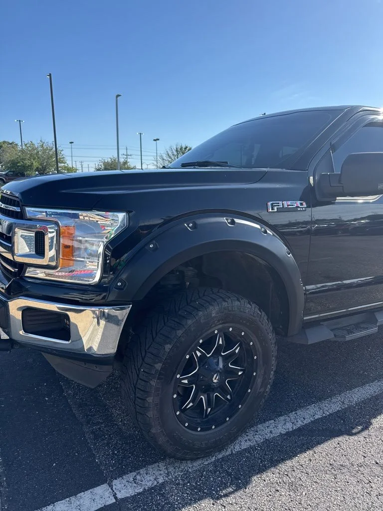 Used 2018 Black Ford XLT image 1