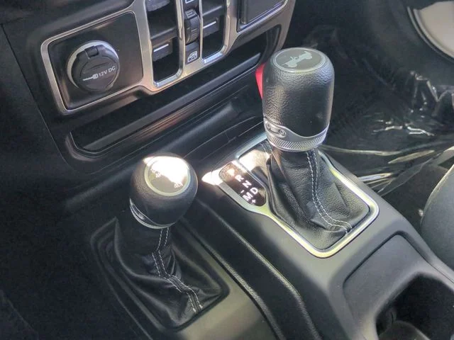 Used 2021 White Jeep Unlimited Sahara image 25