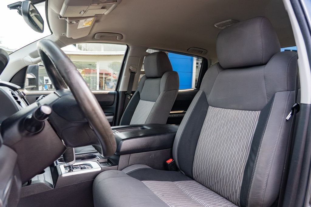 Used 2016 Magnetic Gray Metallic Toyota SR5 image 24
