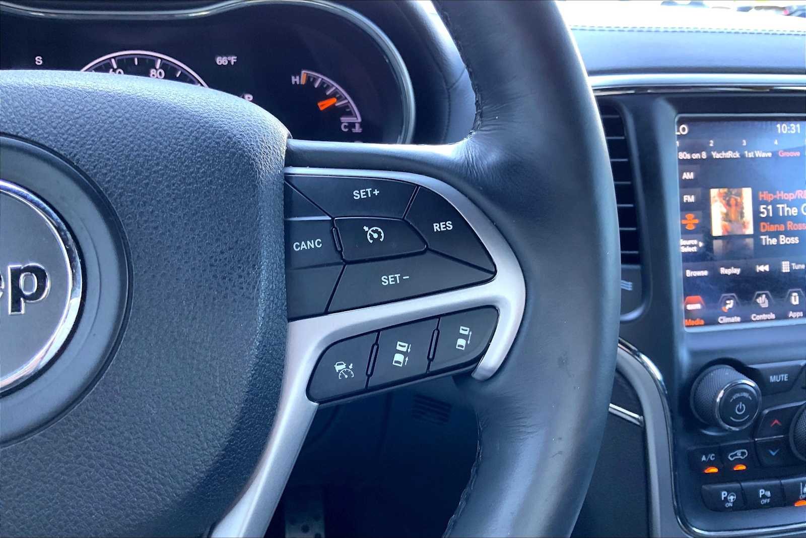 Used 2018 Diamond Black Crystal Pearlcoat Jeep High Altitude image 24