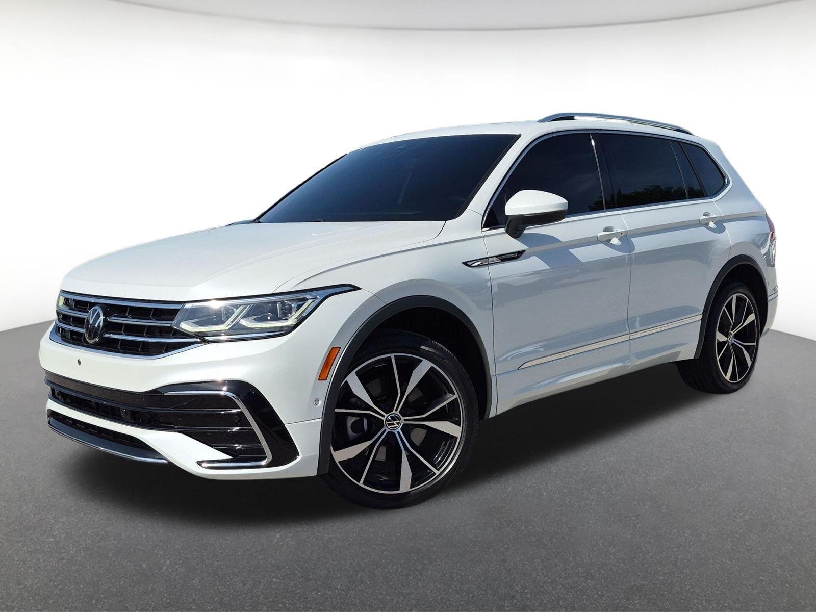 Used 2022 Oryx White Pearl Volkswagen SEL R-Line image 1