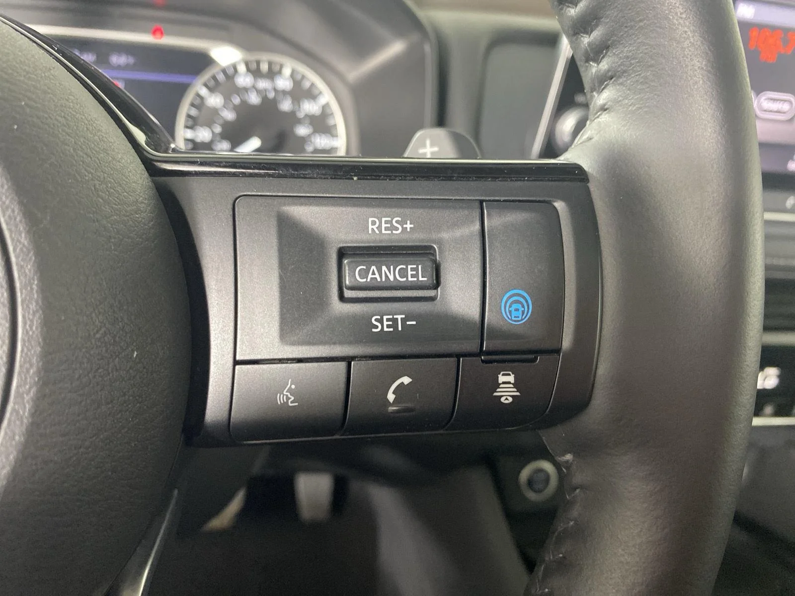 Used 2021 Brilliant Silver Metallic Nissan SV image 17