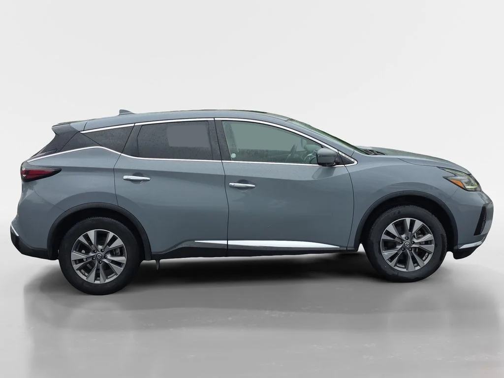 Used 2023 Gray Nissan SL image 9