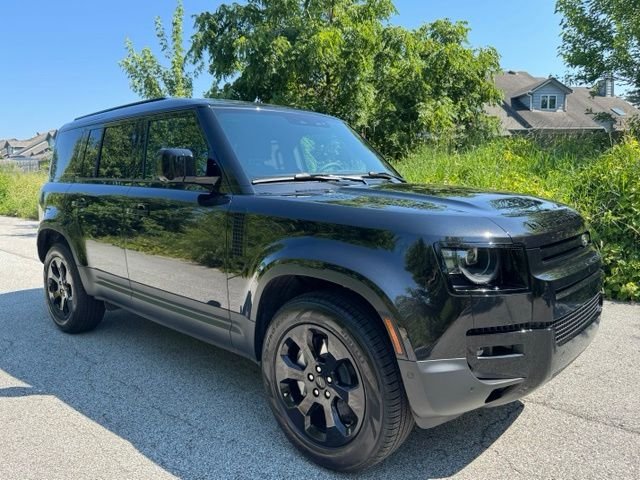 New 2026 Santorini Black Land Rover S image 4