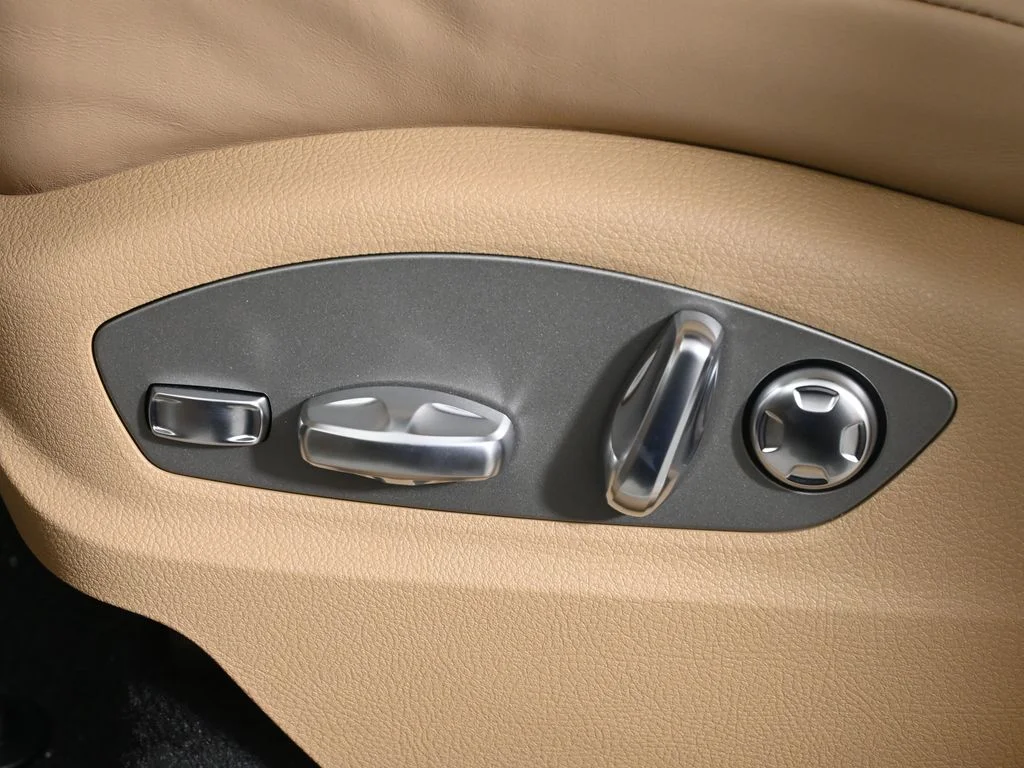 2026 Porsche Macan T - Photo 31