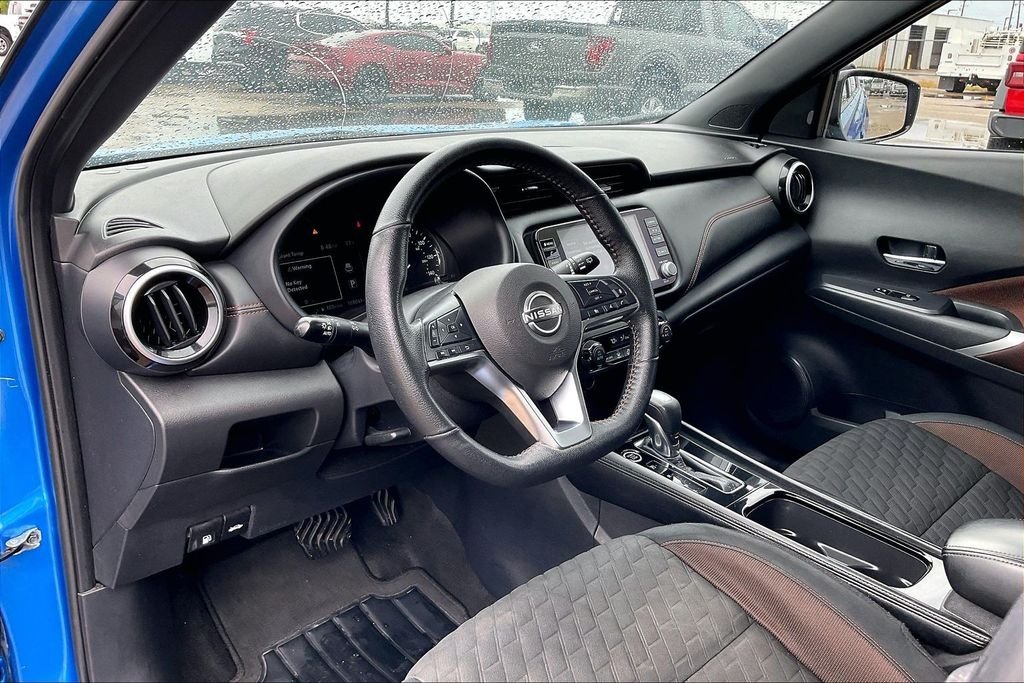 Used 2023 Blue Nissan SR image 14