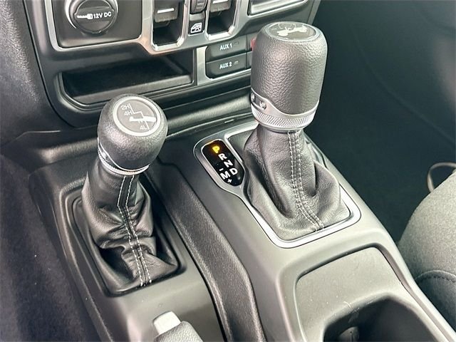 New 2026 Black Clear-Coat Exterior Paint Jeep Sahara image 11
