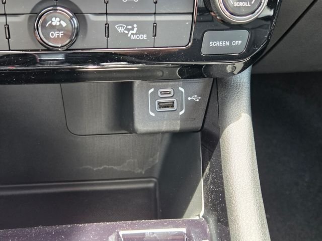 New 2026 Hydro Blue Pearlcoat Jeep Latitude image 18