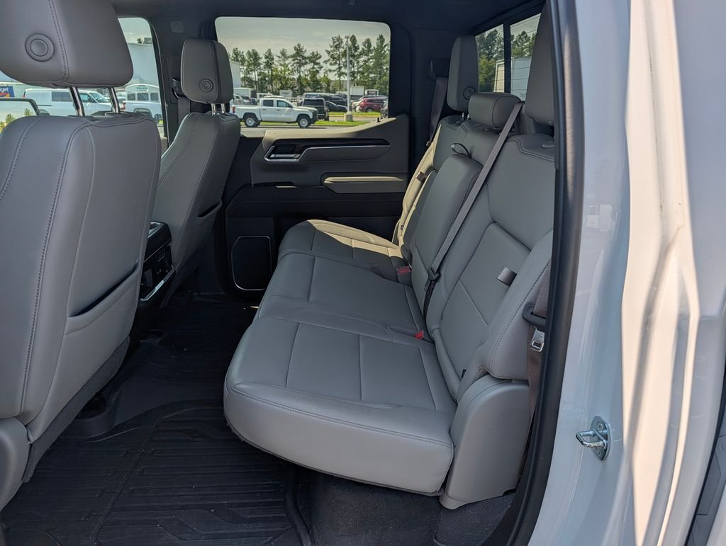 Used 2023 White GMC SLT image 8