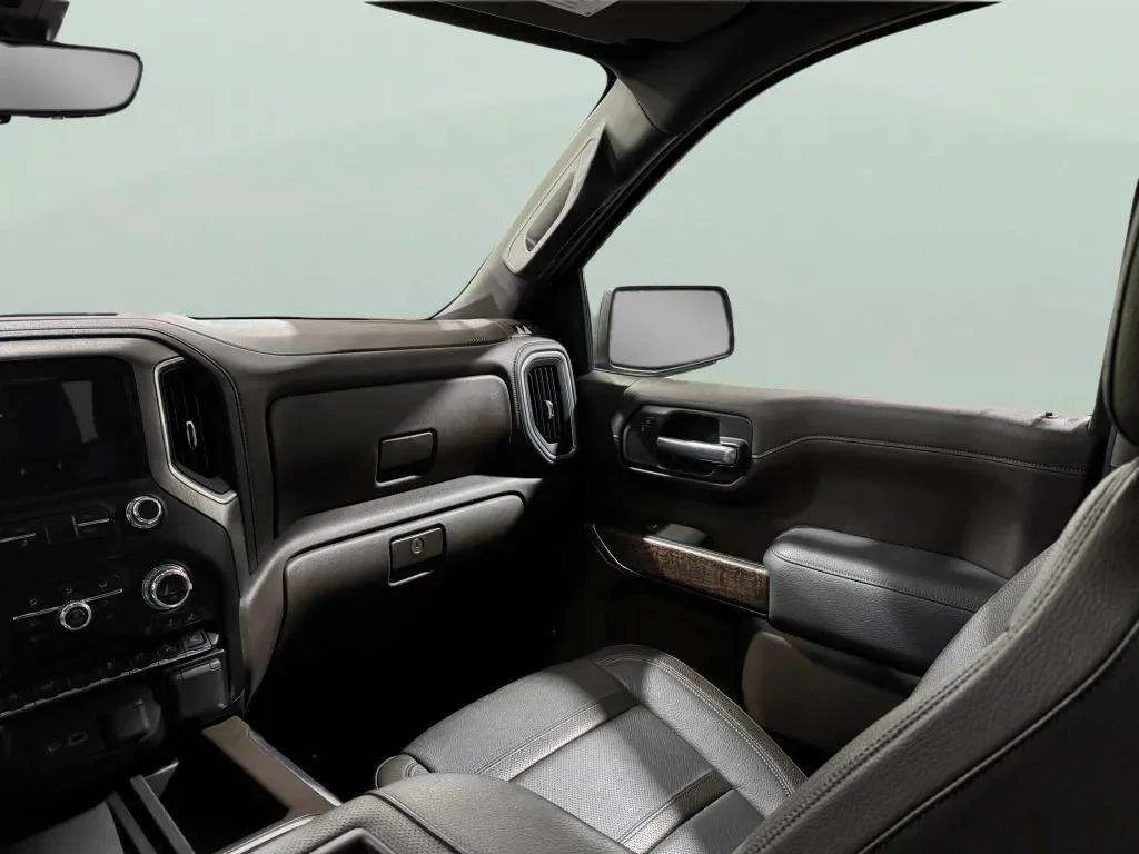 Used 2021 Green GMC Denali image 11