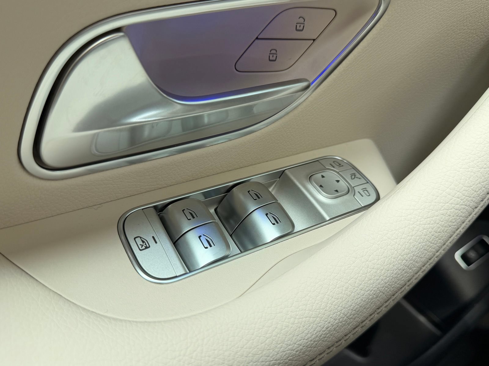New 2026 Polar White Mercedes-Benz GLS 450 image 51