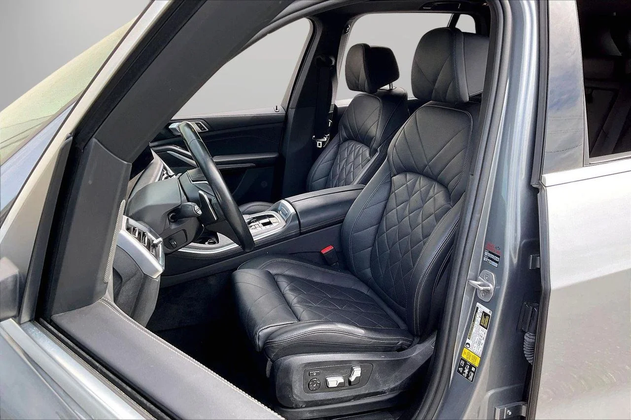 Certified Used 2024 Gray BMW xDrive40i image 23
