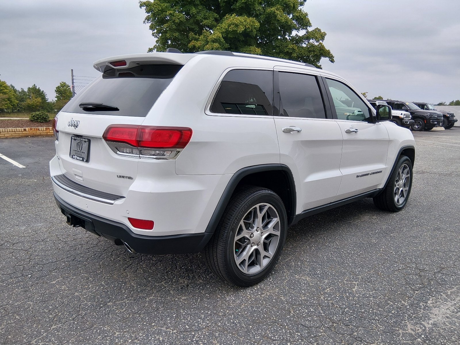 Certified Used 2022 Bright White Clear Coat Jeep Limited image 3