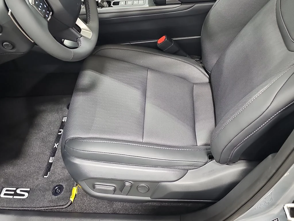 New 2026 Iridium Lexus PREMIUM AWD image 28