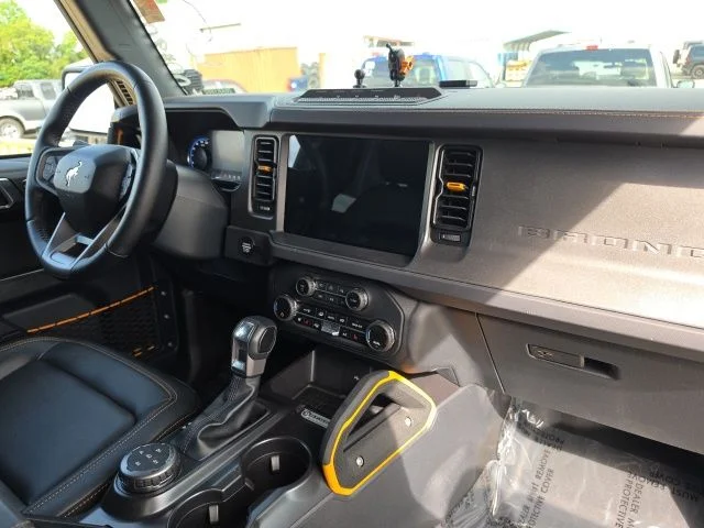 Used 2024 White Ford Badlands image 5