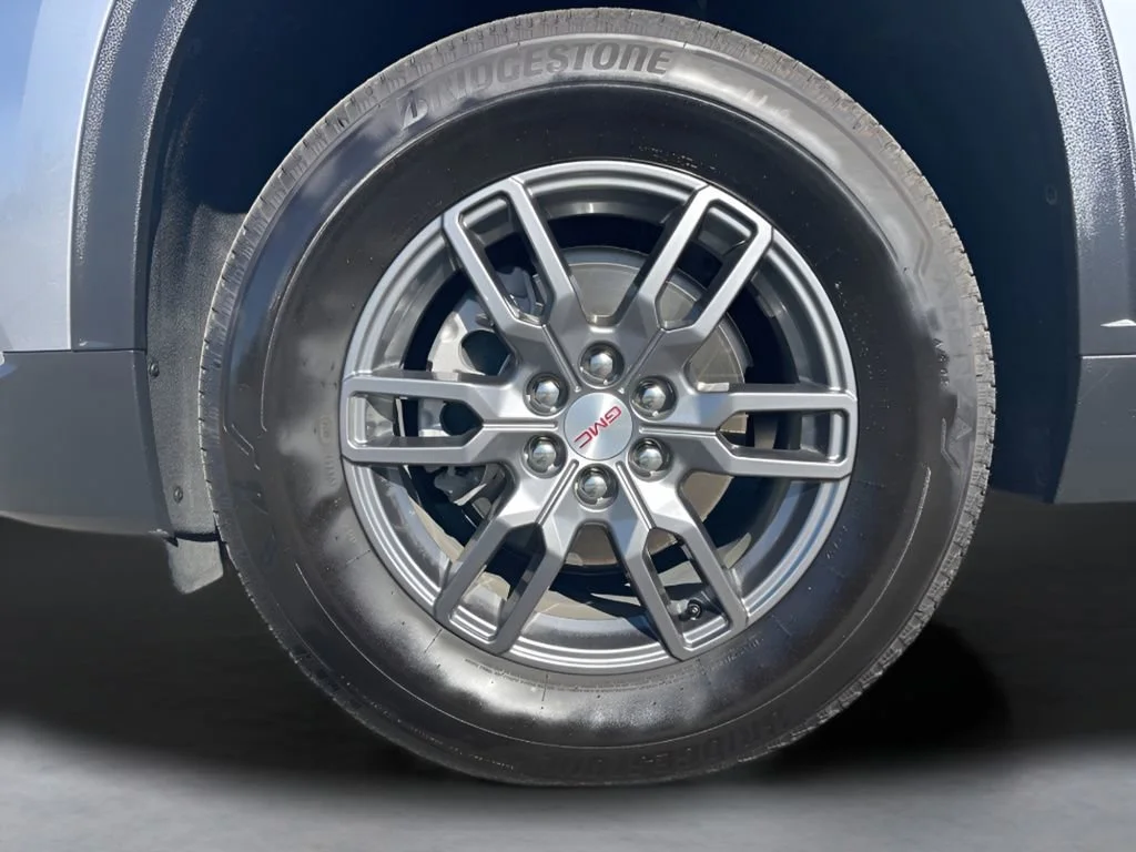 Used 2025 Sterling Metallic GMC Elevation image 36