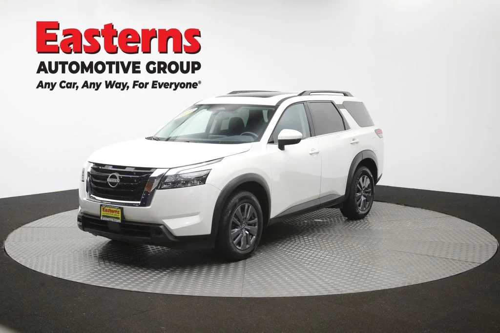 Used 2023 White Nissan SV image 58