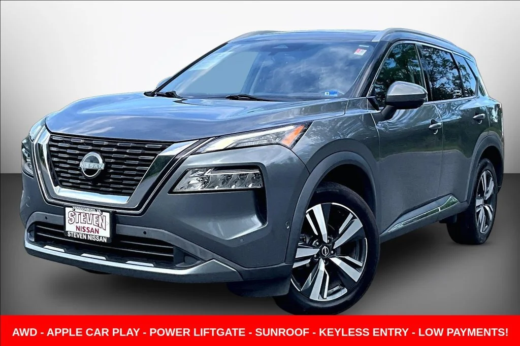 Used 2023 Gray Nissan SL image 3