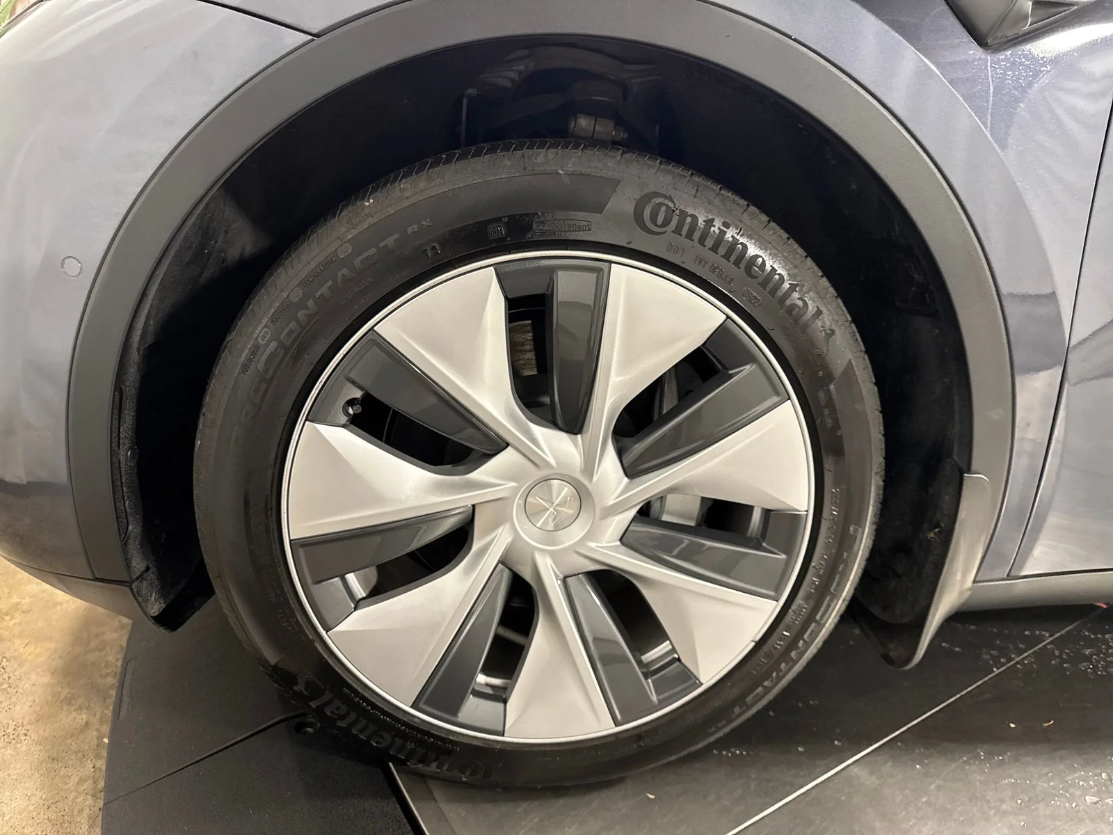 Used 2022 Midnight Silver Metallic Tesla Long Range image 2