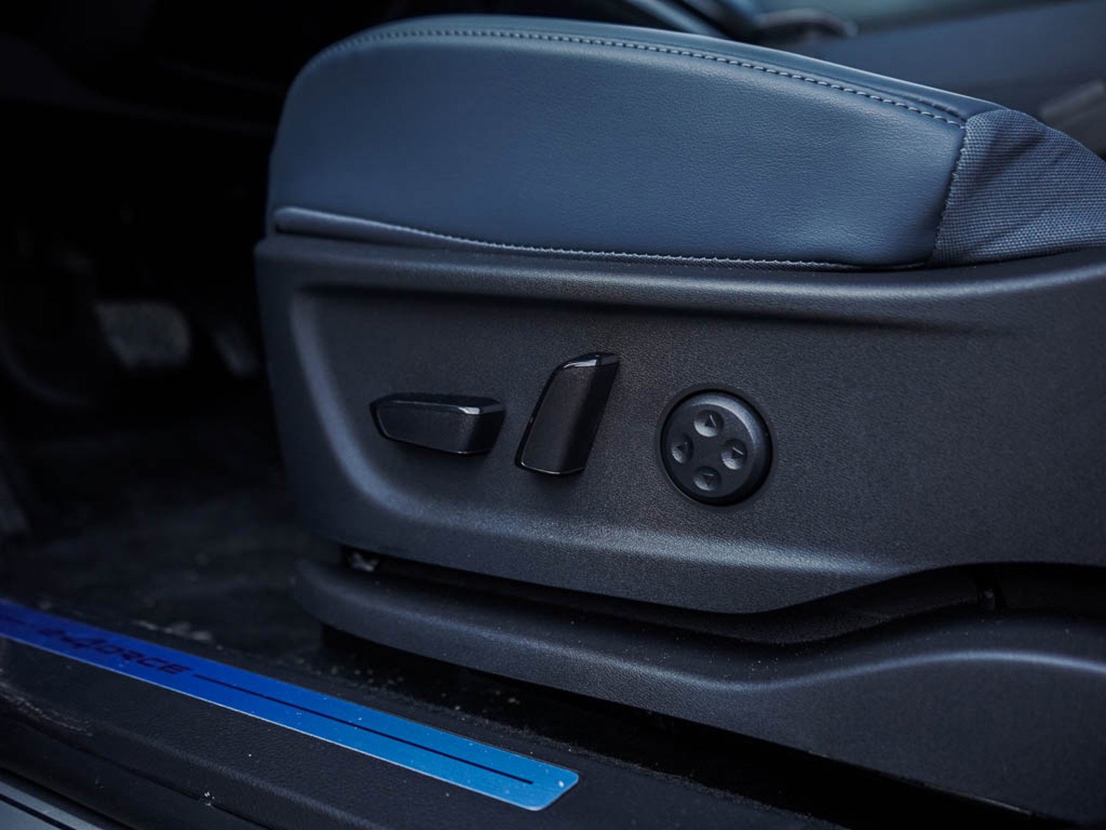 2025 Nissan ARIYA Platinum+ - Photo 20