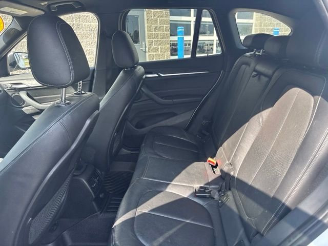 Used 2017 White BMW xDrive28i image 31