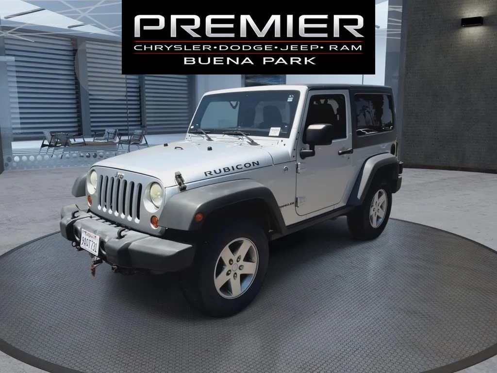 Used 2011 Silver Jeep Rubicon image 4