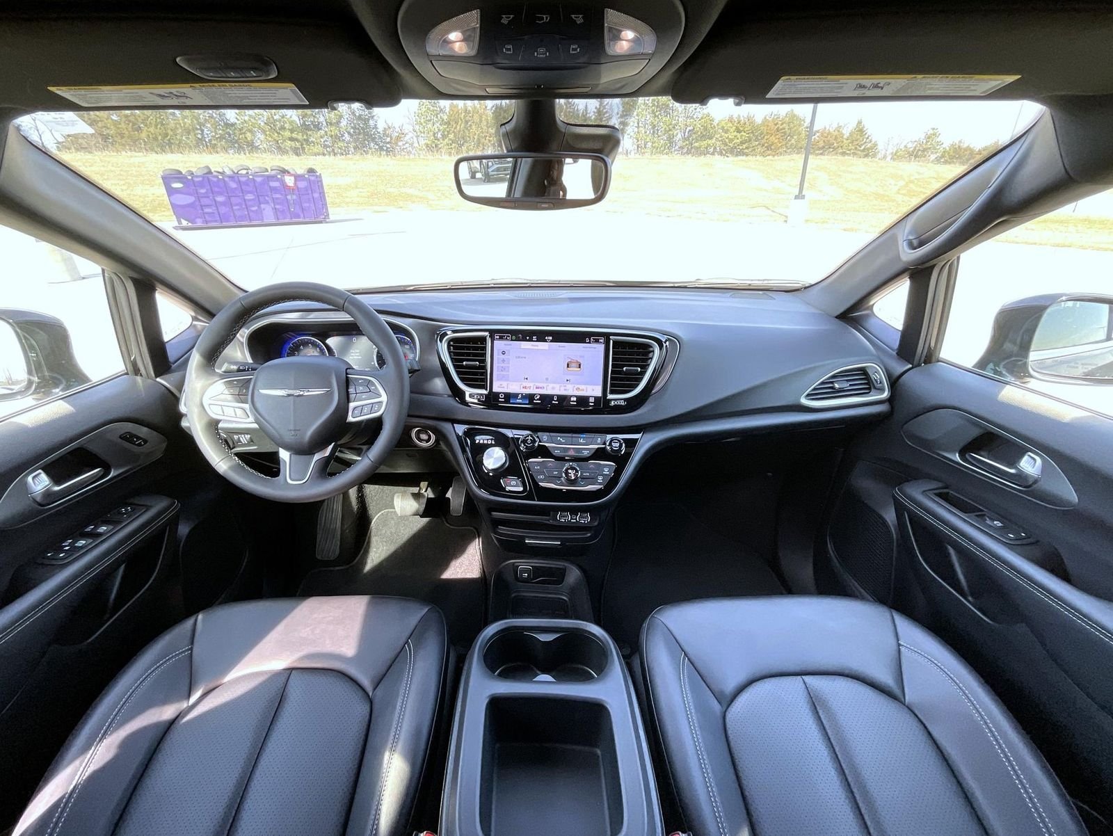 Used 2025 Black Chrysler Select image 15