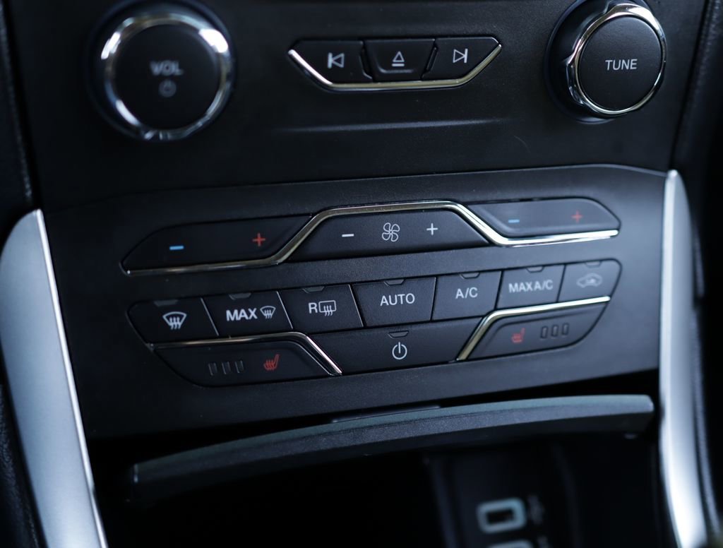 Used 2017 White Ford SEL image 17