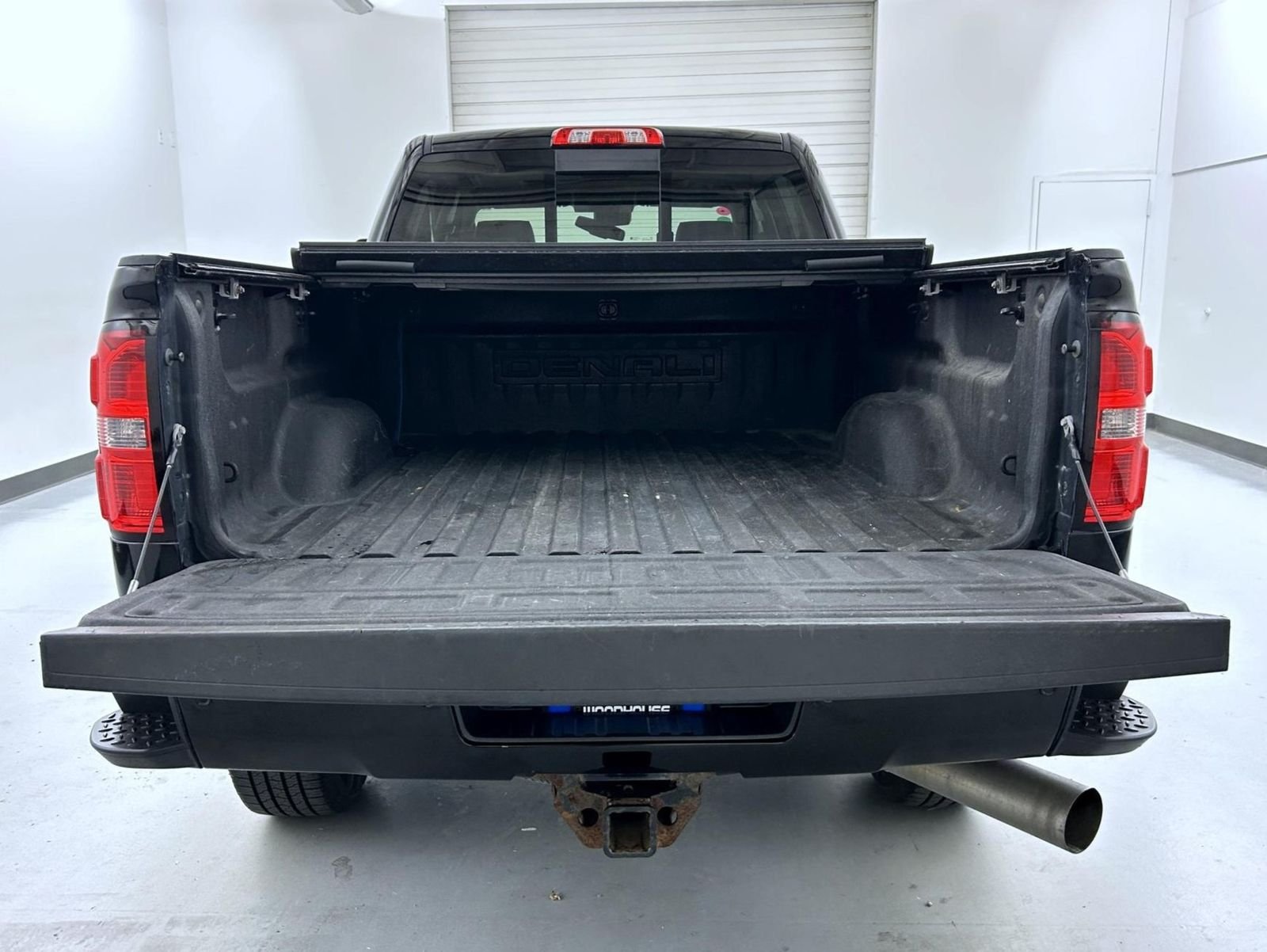 Used 2015 Black GMC Denali image 22