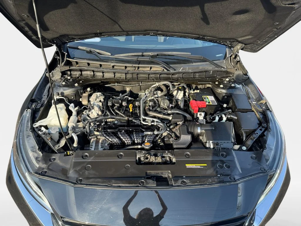 Used 2023 Super Black Clearcoat Nissan 2.5 SV image 24