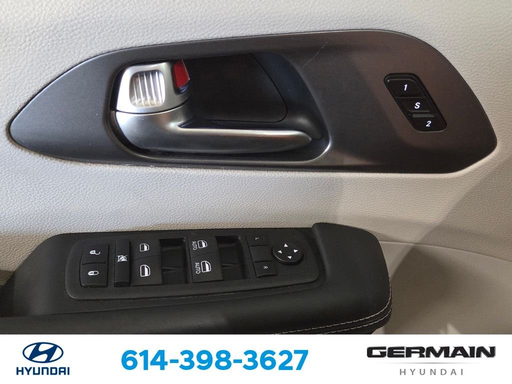 Used 2023 White Chrysler Touring L image 26