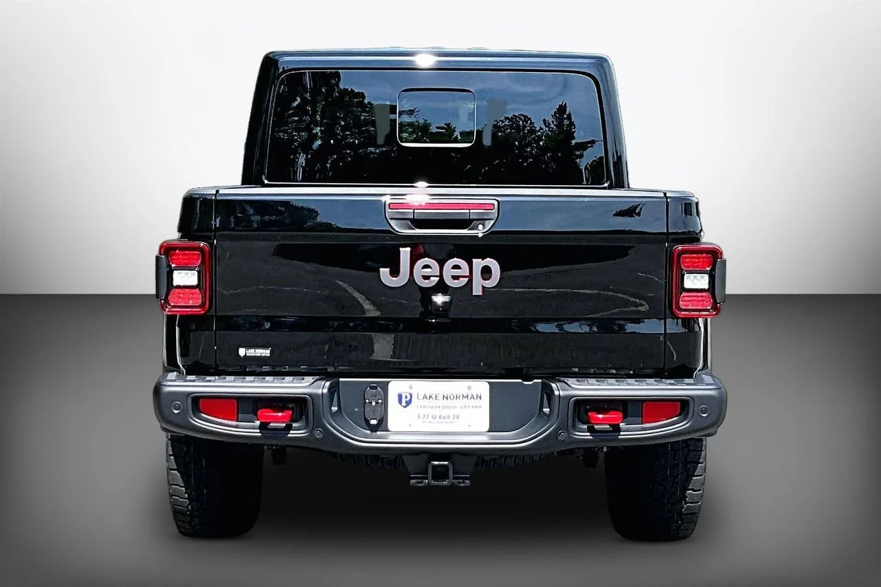 New 2026 Black Clear-Coat Exterior Paint Jeep Rubicon X image 7