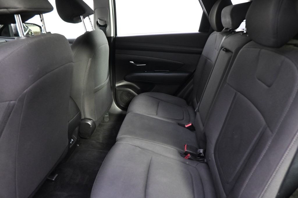 Certified Used 2025 Phantom Black Hyundai SE image 16