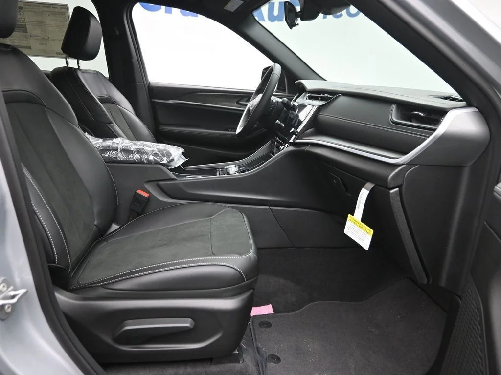 New 2026 Silver Jeep Altitude image 9