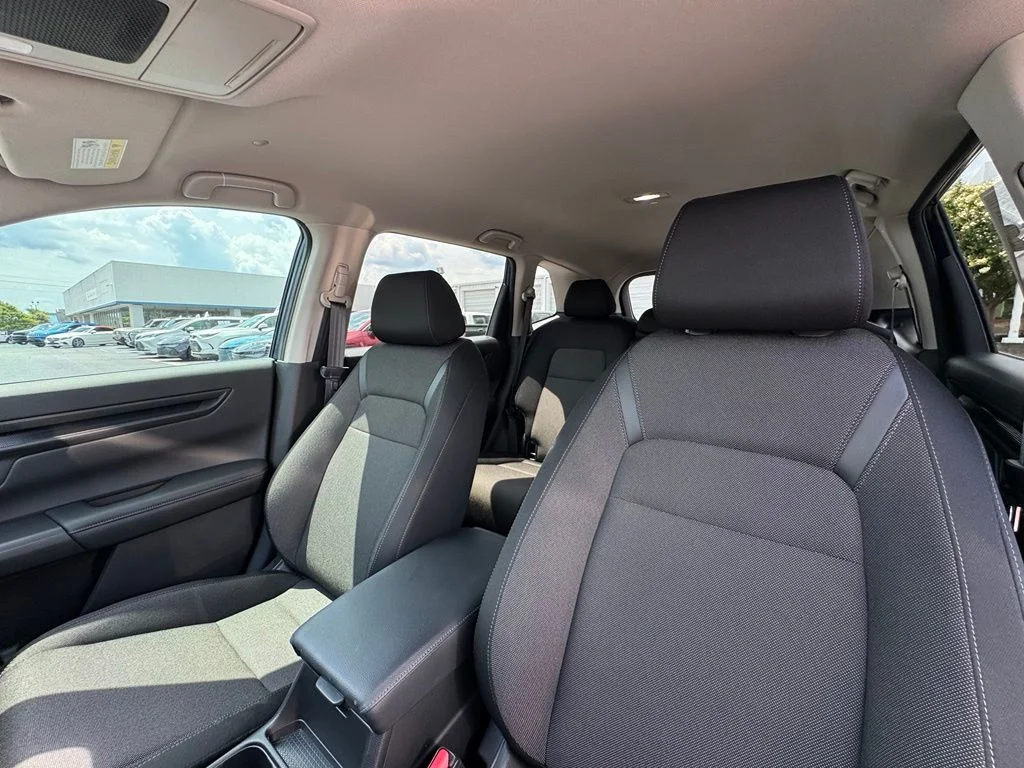 2025 Honda CR-V LX - Photo 18